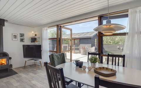Grubbe - 600M from the Sea: Pavimentazione, Pavimento, Soffitto, Interior Design, Controsoffitto, Cucina, Cabinetry, Camera, Apparecchio Major, Lampada