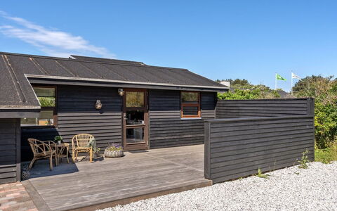 Grubbe - 600M from the Sea: Tetto, Casa, Lotto, Casa, Villetta, Estate, Edifici Giardino, Shade, Log Cabin, Landscaping