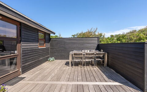 Grubbe - 600M from the Sea: Tetto, Casa, Lotto, Casa, Villetta, Estate, Edifici Giardino, Shade, Log Cabin, Landscaping