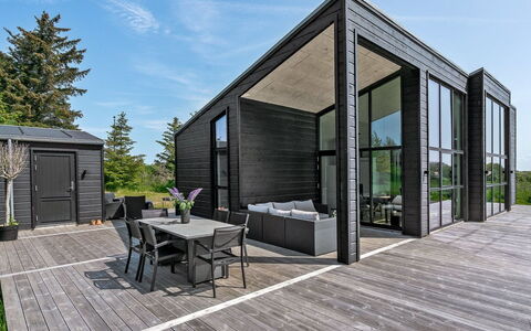 Marielouise - 900M from the Sea: Interior Design, Soffitto, Appartamento, Pavimentazione, Mobilia, Pavimento, Camera, Illuminazione, Casa, Divano