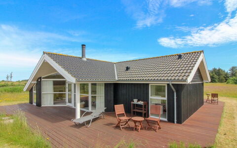 Bengt - 1Km from the Sea: Legna, Mobilia, Appartamento, Camera, Soffitto, Color Legno, Sedia, Latifoglie, Vernice, Legname