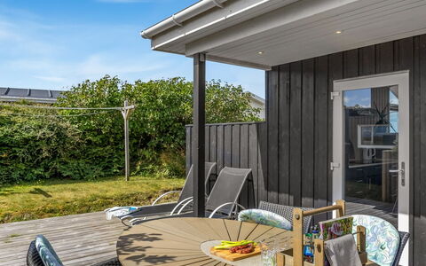 Marjanna - 350M from the Sea: Legna, Porta, Casa, Raccordo, Plank, Latifoglie, Materiale Composito, Color Legno, Deck, Portico