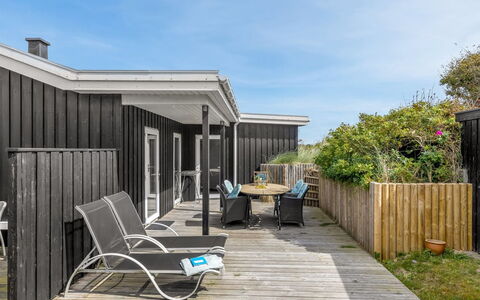 Marjanna - 350M from the Sea: Legna, Casa, Portico, Latifoglie, Deck, Porta, Plank, Shade, Raccordo, Color Legno