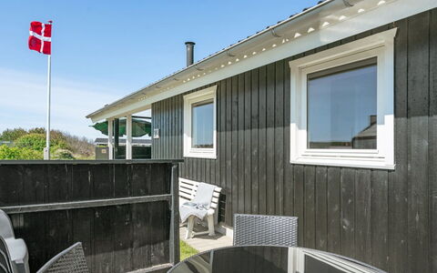 Hubert - 150M from the Sea: Casa, Casa, Porta, Tetto, Villetta, Estate, Giardino, Shade, Raccordo, Cortile