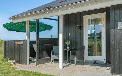 Hubert - 150M from the Sea: Casa, Casa, Porta, Tetto, Villetta, Estate, Giardino, Shade, Raccordo, Cortile