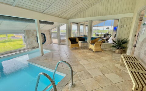 Alfhild - 297M from the Sea: Casa, Casa, Porta, Tetto, Villetta, Estate, Giardino, Shade, Raccordo, Cortile