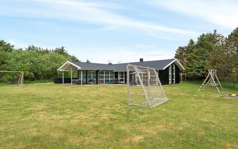 Aiyana - 530M from the Sea: Erba, Lotto, Casa, Plain, Prato, Shade, Villetta, Cortile, Estate, Giardino