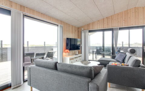 Heilo - 300M from the Sea: Legna, Tetto, Architettura, Casa, Casa, Villetta, Raccordo, Latifoglie, Pendenza, Estate