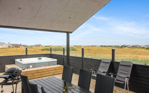 Heilo - 300M from the Sea: Legna, Tetto, Architettura, Casa, Casa, Villetta, Raccordo, Latifoglie, Pendenza, Estate