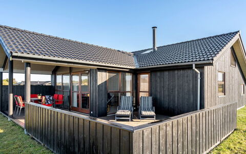 Finna - 1Km from the Sea: Mobilia, Interior Design, Pavimentazione, Legna, Pavimento, Soffitto, Pavimento In Legno, Sedia, Tavolo, Illuminazione