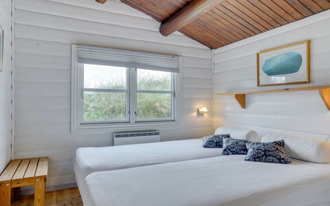 Thrym - 900M from the Sea: Legna, Soffitto, Latifoglie, Plank, Camera Da Letto, Letto, Pavimento In Legno, Bedding, Color Legno, Telaio Del Letto