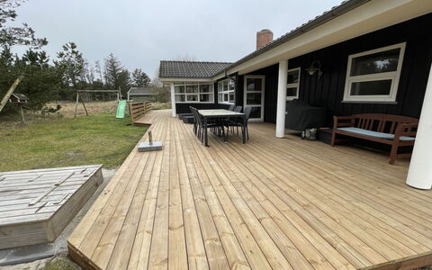 Carlina - 1.3Km from the Sea: Architettura, Tetto, Casa, Materiale Composito, Illuminazione Diurna, Raccordo, Driveway