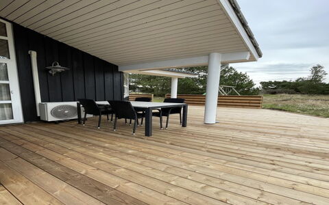 Carlina - 1.3Km from the Sea: Architettura, Tetto, Casa, Materiale Composito, Illuminazione Diurna, Raccordo, Driveway