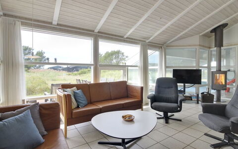 Ilmo - 950M from the Sea: Mobilia, Interior Design, Pavimentazione, Pavimento, Legna, Divano, Soffitto, Soggiorno, Camera, Sedia