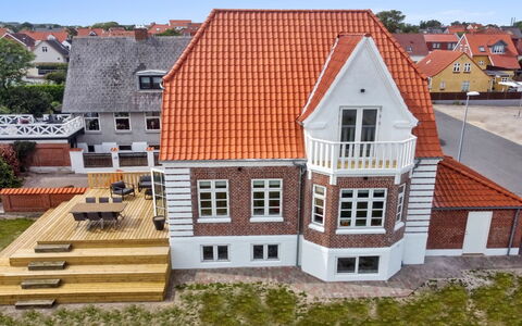 Kosara - 50M from the Sea: Architettura, Tetto, Casa, Materiale Composito, Illuminazione Diurna, Raccordo, Driveway