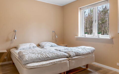 Jurgis - 300M from the Sea: Camera Da Letto, Legna, Pavimento, Letto, Interior Design, Pavimentazione, Mobilia, Lenzuolo, Bedding, Illuminazione