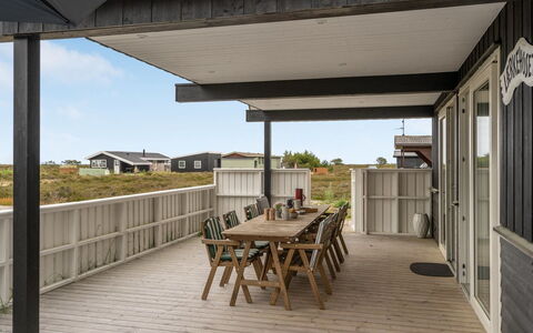 Alf - 200M from the Sea: Mobilia, Interior Design, Pavimentazione, Legna, Pavimento, Soffitto, Pavimento In Legno, Sedia, Tavolo, Illuminazione