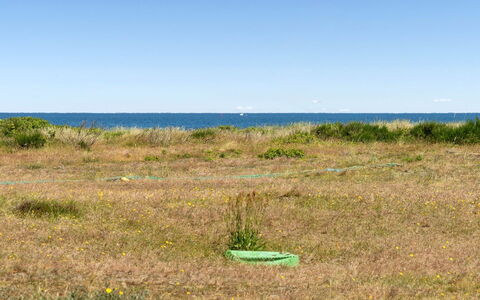Thrineke - 200M from the Sea: Piscina, Mobili Da Esterno, Mobilia, Ricorrere, Flagstone, Eco Hotel, Shade, Sedia, Tempo Libero, Estate