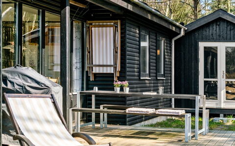 Shayene - 2.5Km from the Sea: Legna, Casa, Portico, Deck, Latifoglie, Tetto, Color Legno, Pavimento In Legno, Eco Hotel