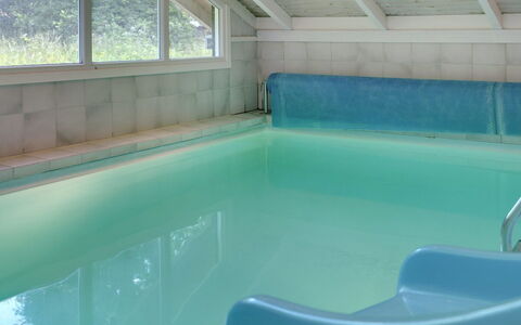 Lovis - 600M from the Sea: Piscina, Pavimento, Materiale Composito, Ricorrere, Vasca Da Bagno, Idraulico Fixture, Hotel, Piastrella, Design, Eco Hotel