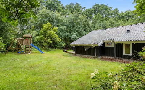 Lovis - 600M from the Sea: Albero, Casa, Villetta, Tetto, Casa, Area Rurale, Lotto, Giardino, Shade, Estate