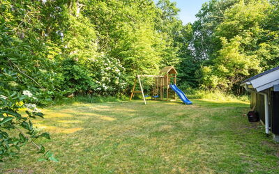 Lovis - 600M from the Sea