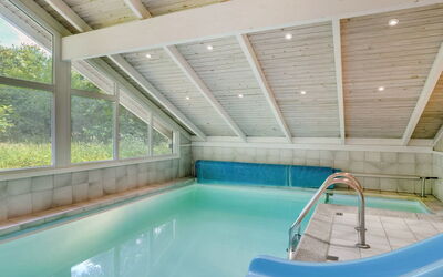 Lovis - 600M from the Sea