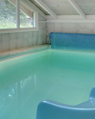 Lovis - 600M from the Sea