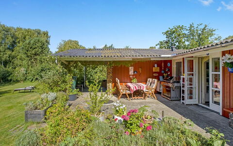 Hartvig - 800M from the Sea: Legna, Casa, Portico, Deck, Latifoglie, Tetto, Color Legno, Pavimento In Legno, Eco Hotel