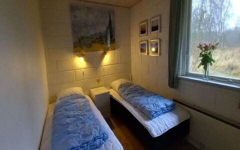 Hartvig - 800M from the Sea: Camera Da Letto, Pavimento, Letto, Telaio Del Letto, Bedding, Lenzuolo, Materasso, Dormitorio, Illuminazione Diurna