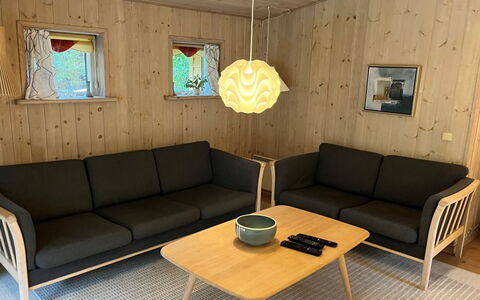 Eljena - 600M from the Sea: Mobilia, Interior Design, Pavimentazione, Legna, Pavimento, Soffitto, Pavimento In Legno, Sedia, Tavolo, Illuminazione
