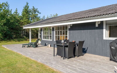 Dorith - 400M from the Sea
