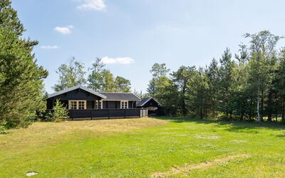 Dorthea - 200M from the Sea