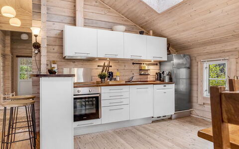 Tanas - 2Km from the Sea: Cucina, Elettrodomestico Da Cucina, Apparecchio Major, Legna, Pavimentazione, Interior Design, Controsoffitto, Mobilia, Elettrodomestico, Pavimento In Legno