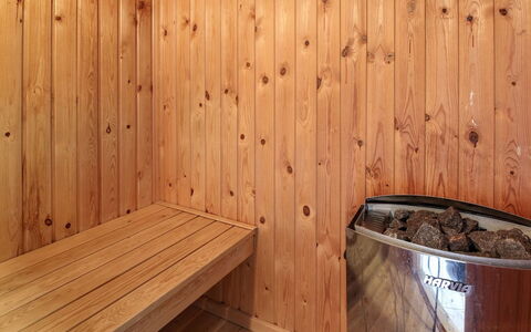 Eldmar - 500M from the Sea: Legna, Sauna, Pavimentazione, Pavimento, Color Legno, Latifoglie, Plank, Materiali Naturali, Compensato, Vernice