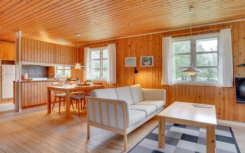 Gizelle - 1.5Km from the Sea: Legna, Interior Design, Pavimento, Pavimentazione, Soffitto, Camera, Latifoglie, Pavimento In Legno, Color Legno, Soggiorno