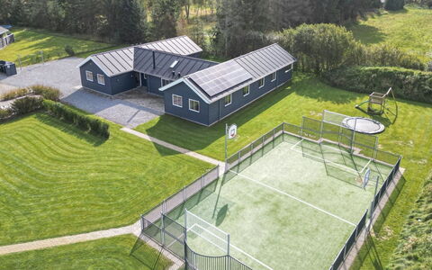 Sinikka - 350M from the Sea: Legna, Casa, Portico, Deck, Latifoglie, Tetto, Color Legno, Pavimento In Legno, Eco Hotel