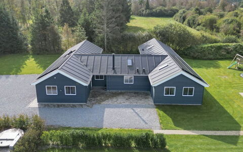 Sinikka - 350M from the Sea: Legna, Casa, Portico, Deck, Latifoglie, Tetto, Color Legno, Pavimento In Legno, Eco Hotel