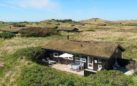 Gerulf - 600M from the Sea: Blu, Arbusto, Villetta, Groundcover, Giardino, Estate, Shade, Landscaping, Agriturismo, Eco Hotel