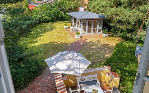 Amila - 425M from the Sea: Arbusto, Zona Residenziale, Casa, Casa, Giardino, Estate, Villetta, Cortile, Landscaping