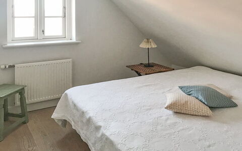 Ejda - 700M from the Sea: Letto, Camera Da Letto, Pavimento, Pavimentazione, Parete, Interior Design, Legna, Lenzuolo, Bedding, Soffitto