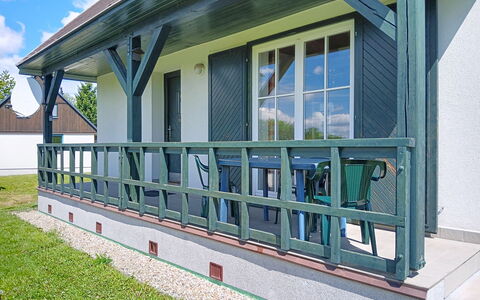 Holiday Hill 56: Portico, Balcone, Shade, Latifoglie, Color Legno, Corrimano, Colonna, Struttura Esterna, Deck, Plank