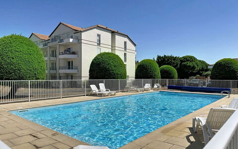 Pornic 200: Estate, Landscaping, Villa, Hedge, Balcone