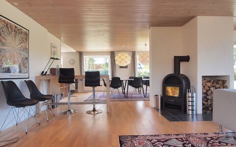 Spase - 250M to the Fjord: Mobilia, Interior Design, Pavimentazione, Pavimento, Parete, Pavimento In Legno, Legna, Soffitto, Soggiorno, Camera
