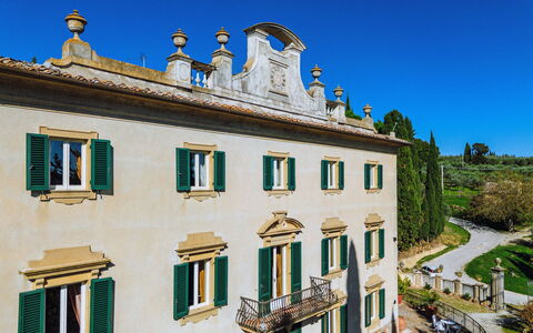 Villa Staggia: Facciata, Architettura, Estate, Villa, Hotel, Dimora, Balcone