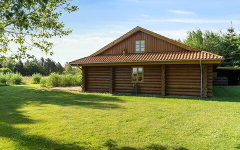 Elsia - 1.5Km to the Fjord: Architettura, Tetto, Casa, Materiale Composito, Illuminazione Diurna, Raccordo, Driveway