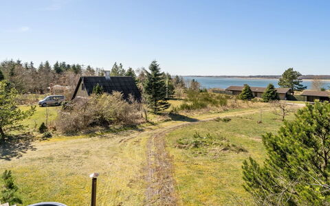 Lefke - 400M to the Fjord: Architettura, Tetto, Casa, Materiale Composito, Illuminazione Diurna, Raccordo, Driveway
