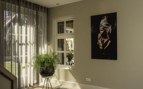 Het Landhuis: Proprietà, Pianta, Vaso Di Fiori, Pianta Della Casa, Costruzione, Legna, Cornice, Tessile, Interior Design, Illuminazione