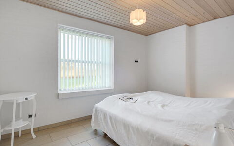 Fengur - 330M from the Sea: Parete, Camera Da Letto, Soffitto, Pavimento, Legna, Interior Design, Pavimentazione, Letto, Lenzuolo, Bedding