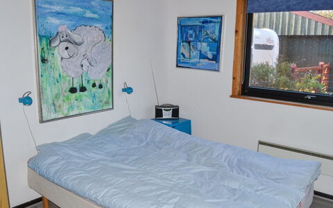 Amara: Camera Da Letto, Letto, Lenzuolo, Bedding, Biancheria, Mobilia, Pavimentazione, Pavimento, Interior Design, Telaio Del Letto
